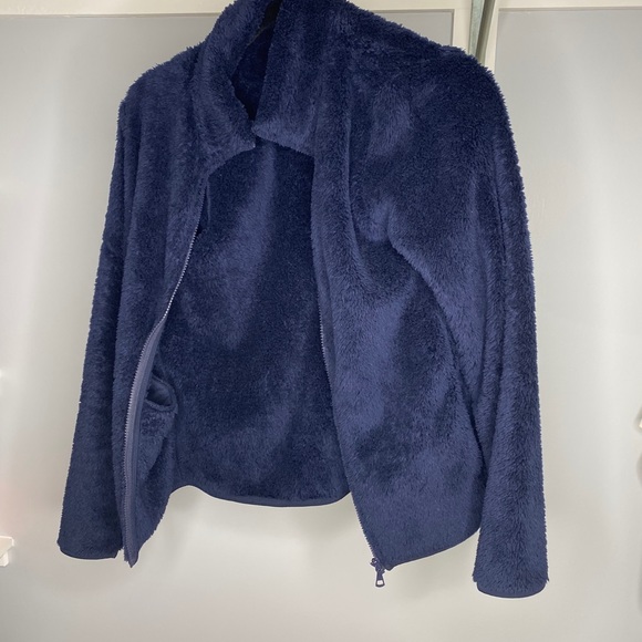 Uniqlo fuzzy sweater - Picture 2 of 4